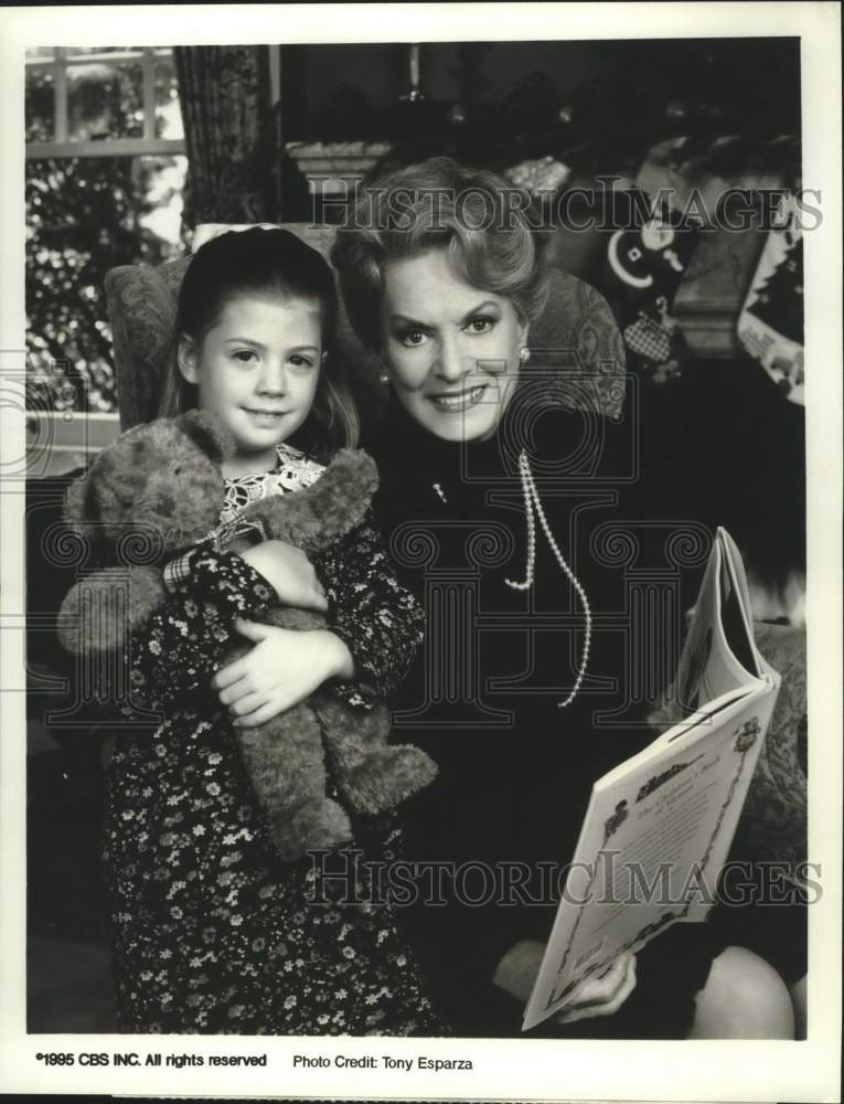 1995 Press Photo Actors Kelsey Mulrooney and Maureen O'Hara in The Christmas Box - Historic Images