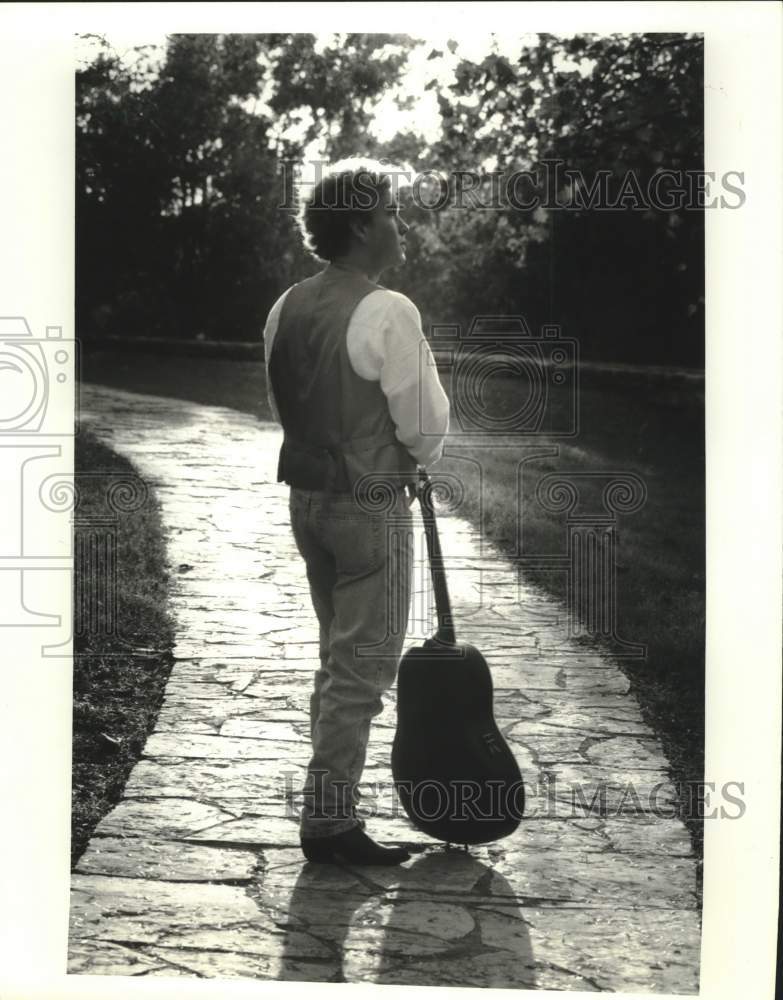 1996 Press Photo Entertainer Luke Olson, Musician - Historic Images