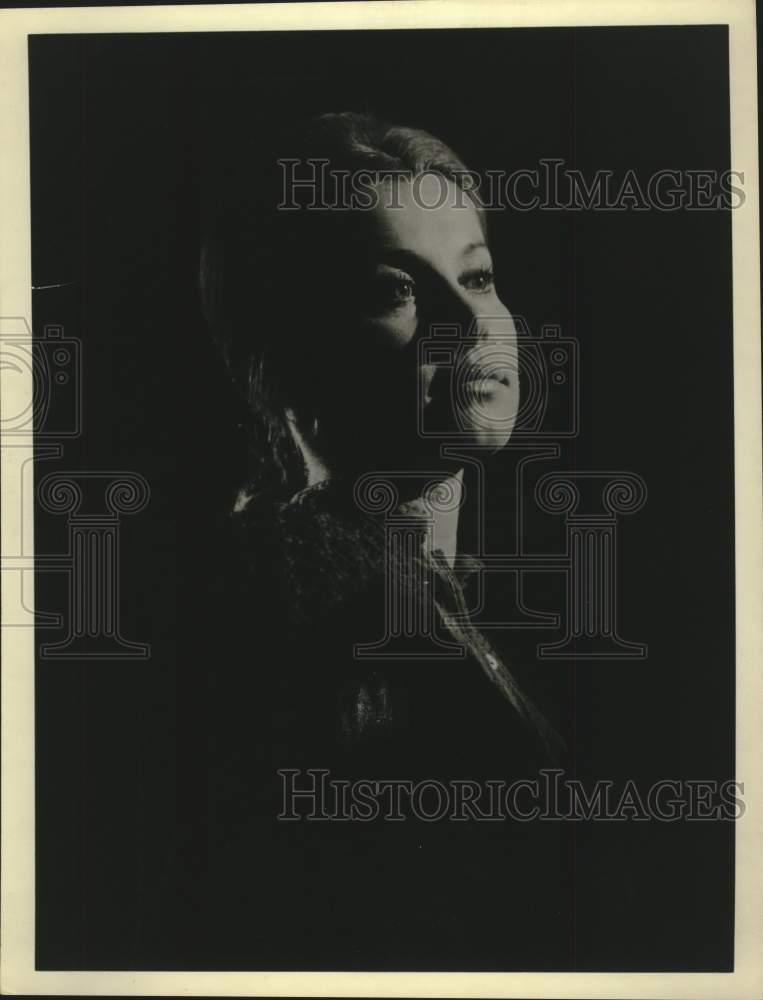 Press Photo Actress Stefanie Powers - Historic Images