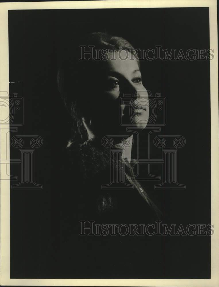 Press Photo Actress Stefanie Powers - Historic Images