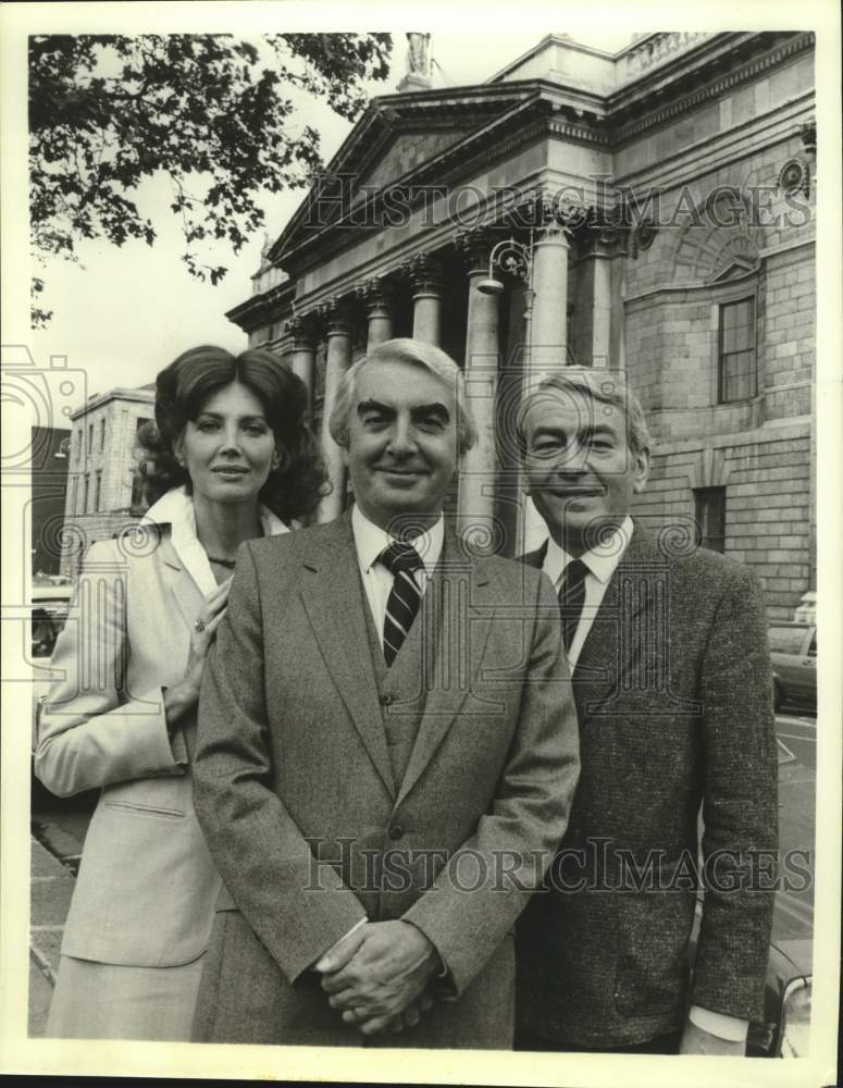 Press Photo Actor Milo O&#39;Shea with Others - Historic Images