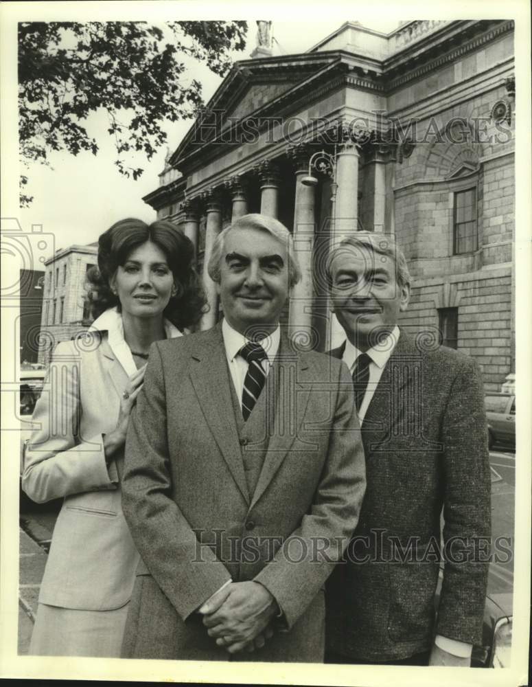 Press Photo Actor Milo O'Shea with Others - Historic Images