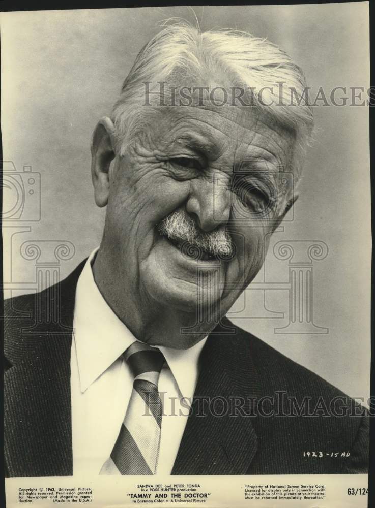 1963 Press Photo Actor Reginald Owen in &quot;Tammy and the Doctor&quot; - Historic Images