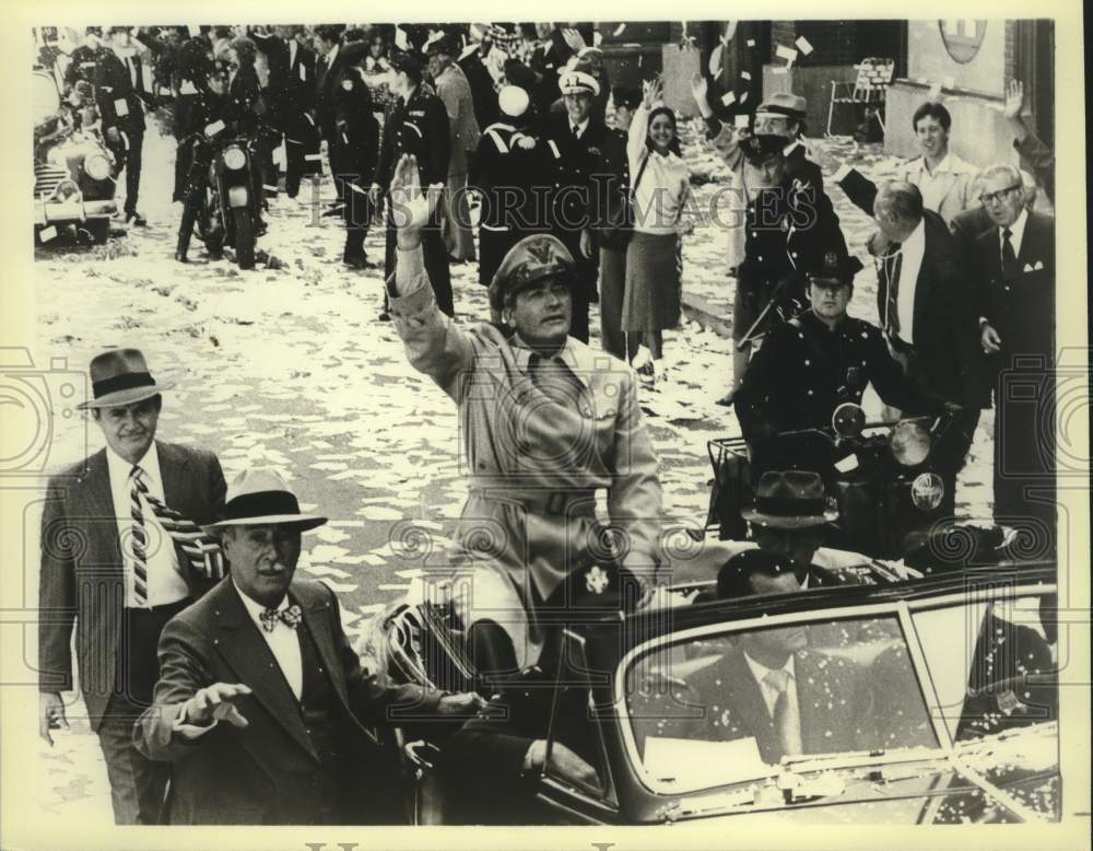 Press Photo Actor Gregory Peck with co-stars in scene of movie - Historic Images