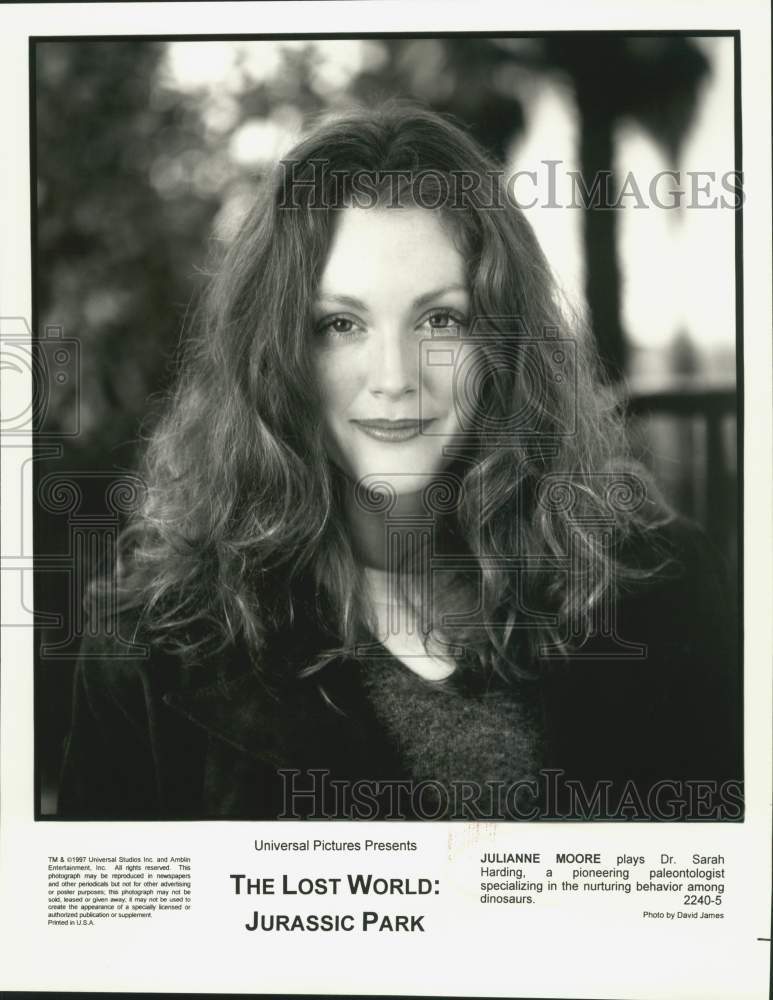 1997 Press Photo Actress Julianne Moore in The Lost World: Jurassic Park movie - Historic Images