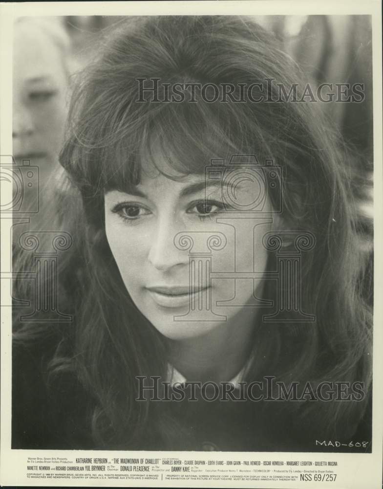 Press Photo Actress Nanette Newman in &quot;The Madwoman of Chaillot&quot; Movie - Historic Images