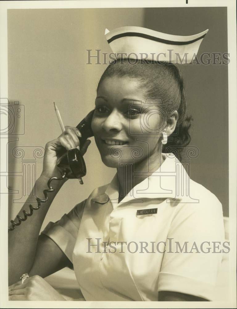 1975 Press Photo Vera Moore plays nurse Linda Metcalfe in &quot;Another World&quot; on NBC - Historic Images