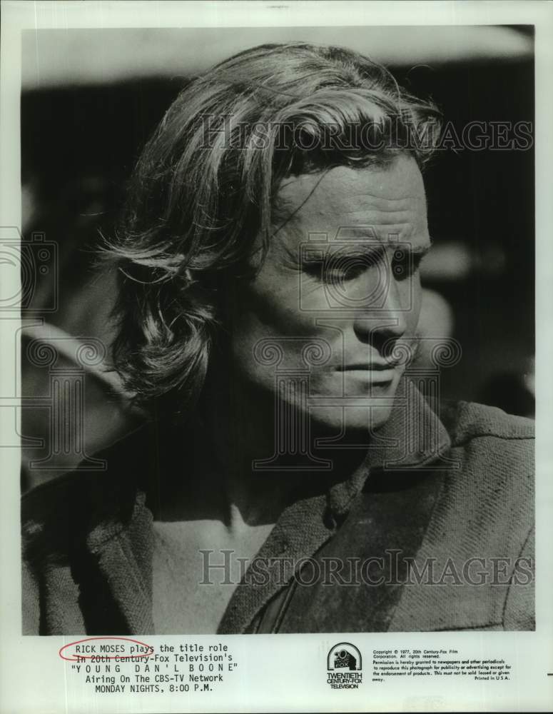 1977 Press Photo Actor Rick Moses plays in "Young Dan'l Boone" on CBS - Historic Images