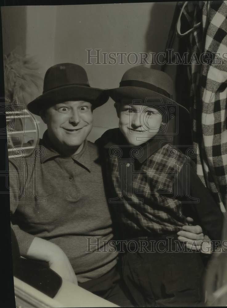 Press Photo Entertainer Frank Fontaine and Son Bobbie - Historic Images