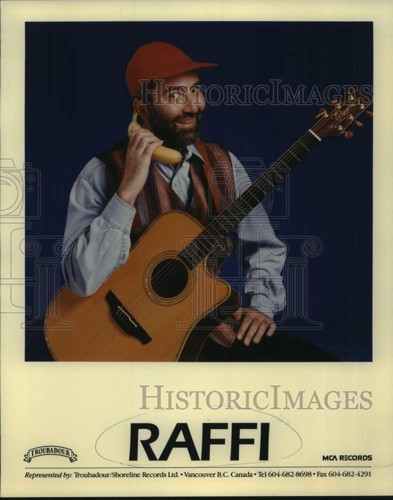 Press Photo Entertainer Raffi - Historic Images