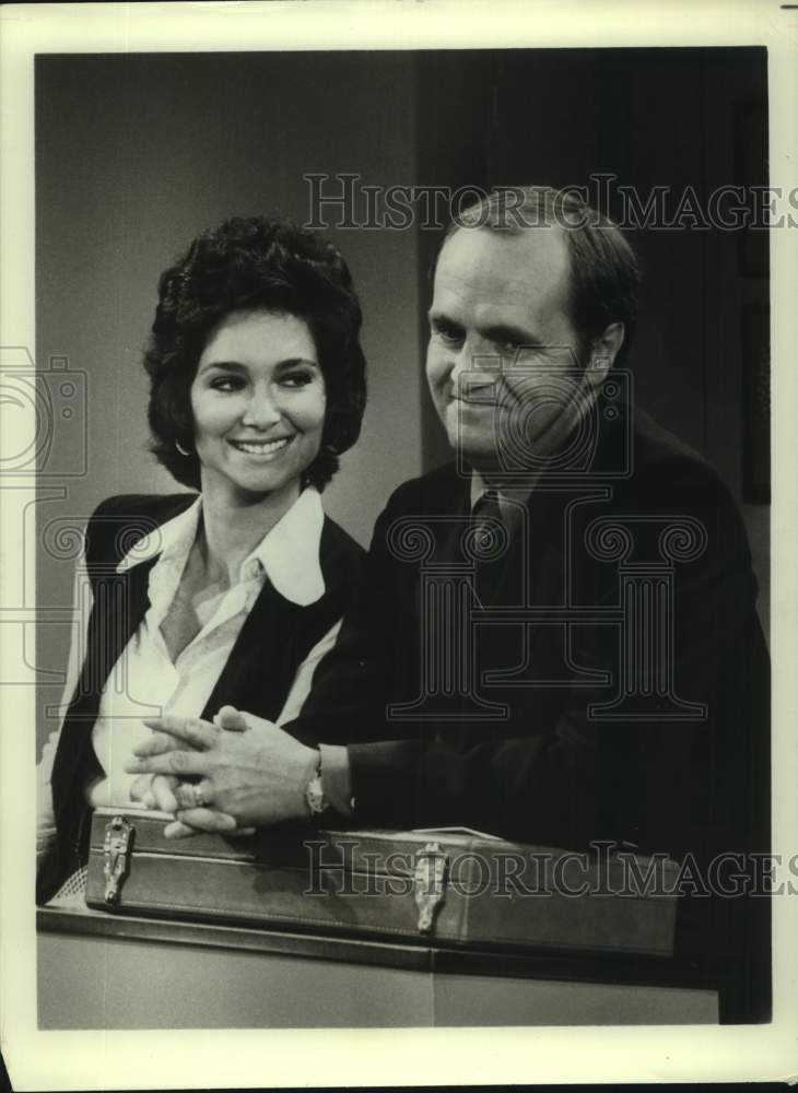 Press Photo Actor Bob Newhart with co-star - Historic Images