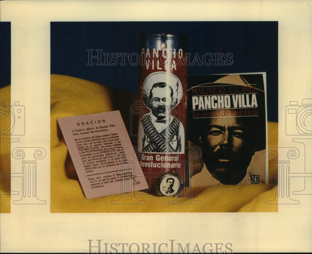 1993 Press Photo Pancho Villa Candle and Other Momentos - Historic Images