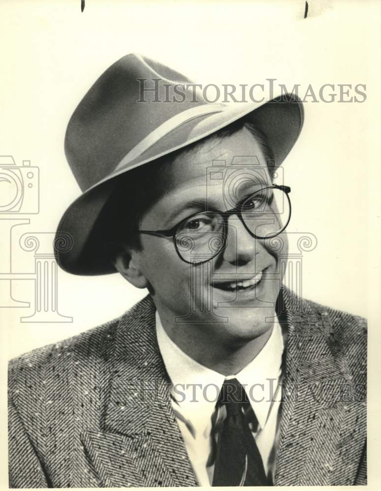 1988 Press Photo Actor Harry Anderson in &quot;Seven Wonders of the Circus World&quot; - Historic Images