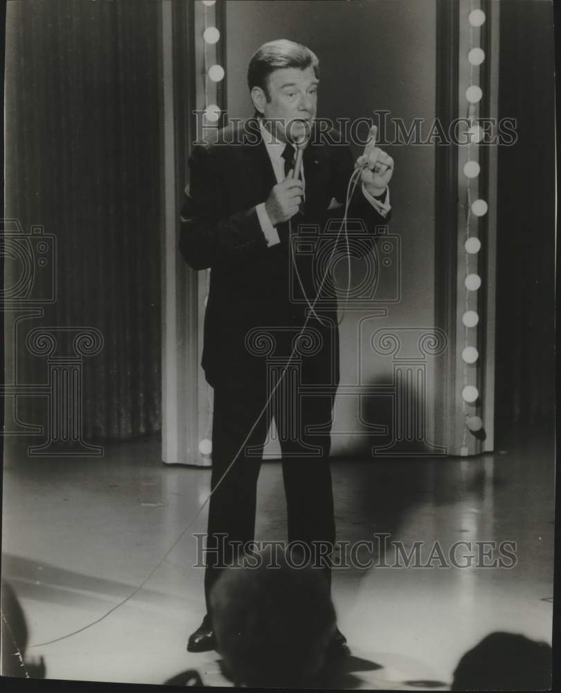 1969 Press Photo Entertainer Arthur Godfrey - Historic Images