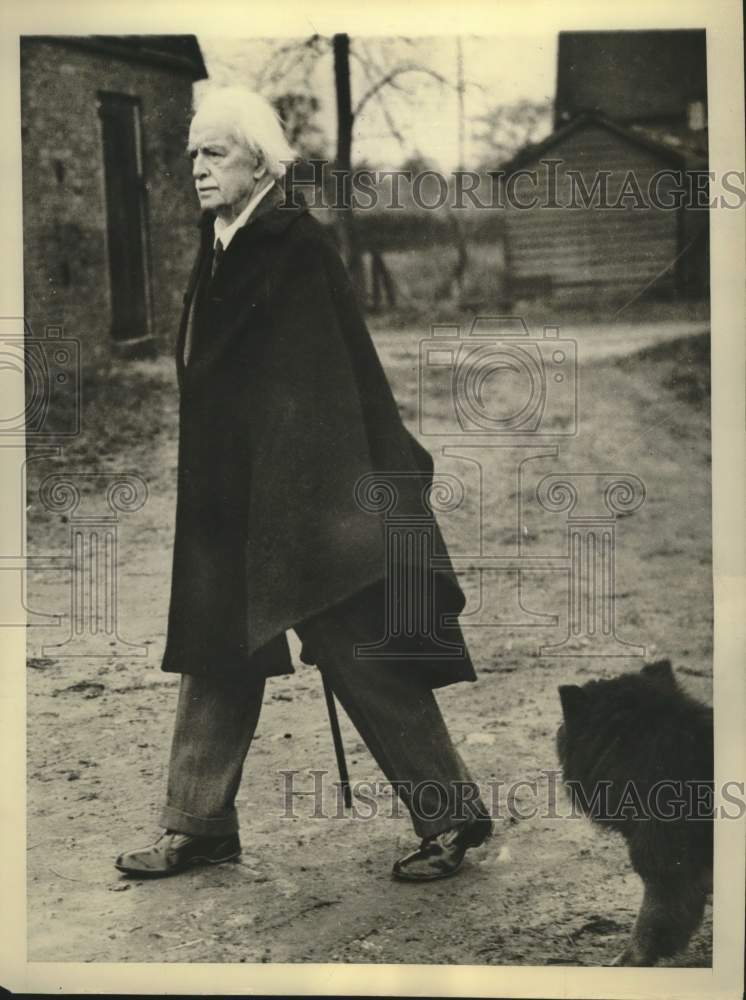 1943 Press Photo David Lloyd George, British Prime Minister at Surrey Farm - Historic Images