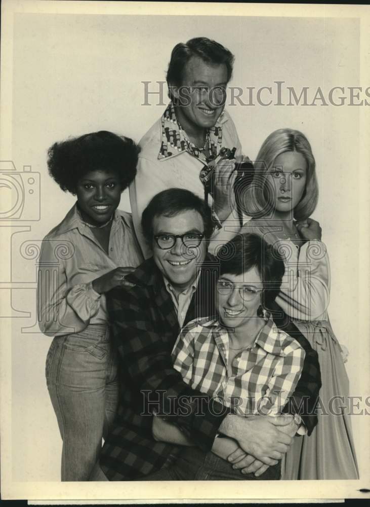 1977 Press Photo "We've Got Each Other" Television Series Cast Actors - Historic Images