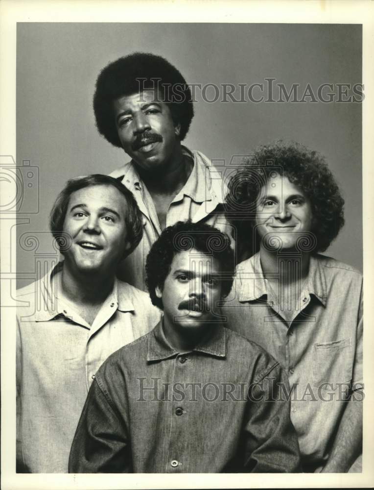 Press Photo Actor Jose Perez with Co-Stars of Television's "On the Rocks"- Historic Images