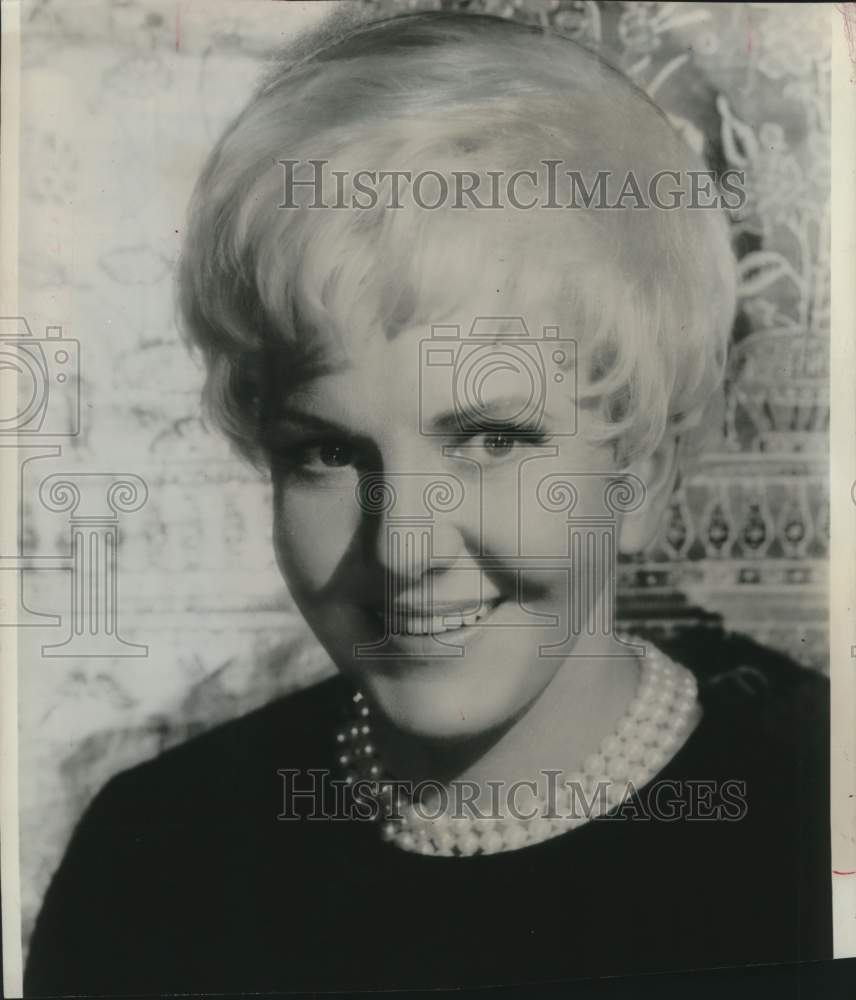 1966 Press Photo Actress Jean Arthur - Historic Images