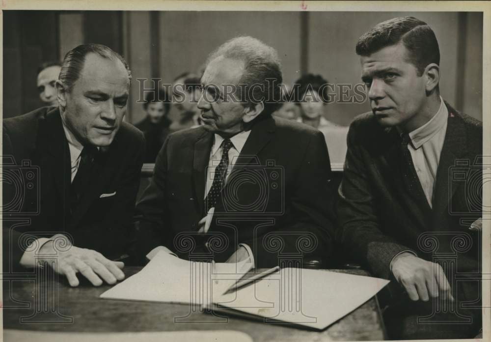 1962 Press Photo Actor E. G. Marshall and Co-Stars in "The Defenders" - Historic Images