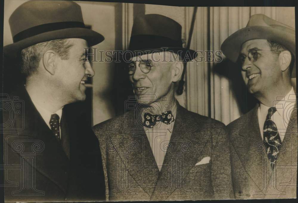 1947 Press Photo Government officials at session on rising prices, Washington - Historic Images