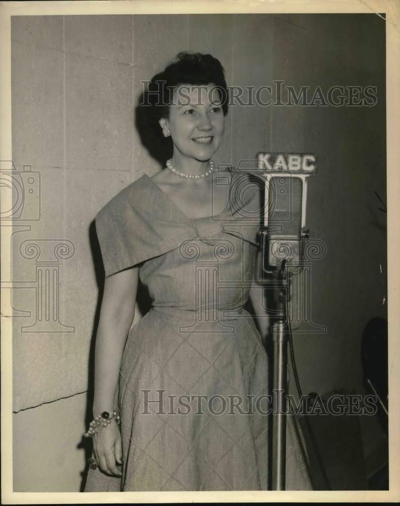 1958 Press Photo Monette Shaw - Historic Images