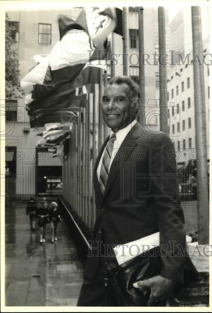 1993 Press Photo Civil Rights Advocate &amp; Author Paul Robeson Jr. in New York - Historic Images