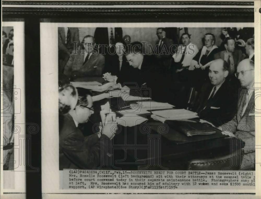1954 James and Romelle Roosevelt with their attorneys, Pasadena-Historic Images