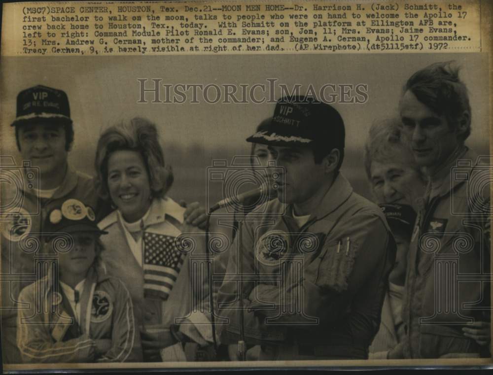 1972 Press Photo Astronaut Harrison Schmitt with Apollo 17 crew and families.- Historic Images