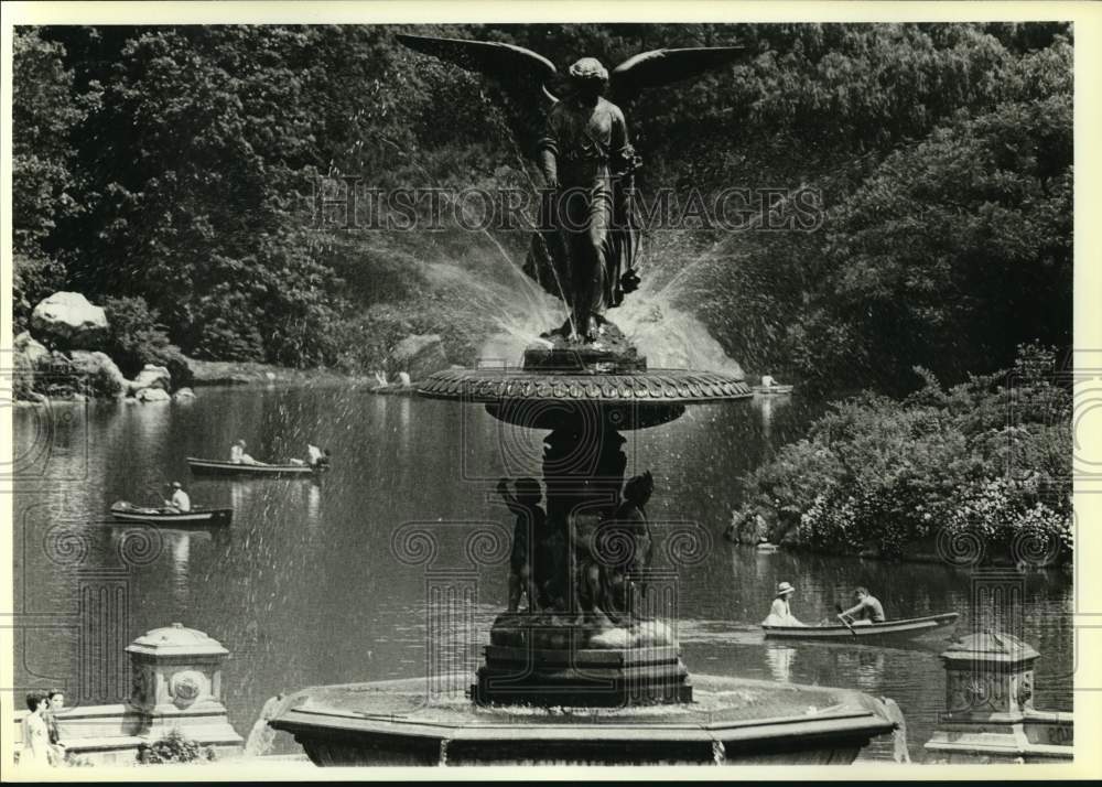 Press Photo The Bethesda Fountain in Central park in New York - sax16082 - Historic Images