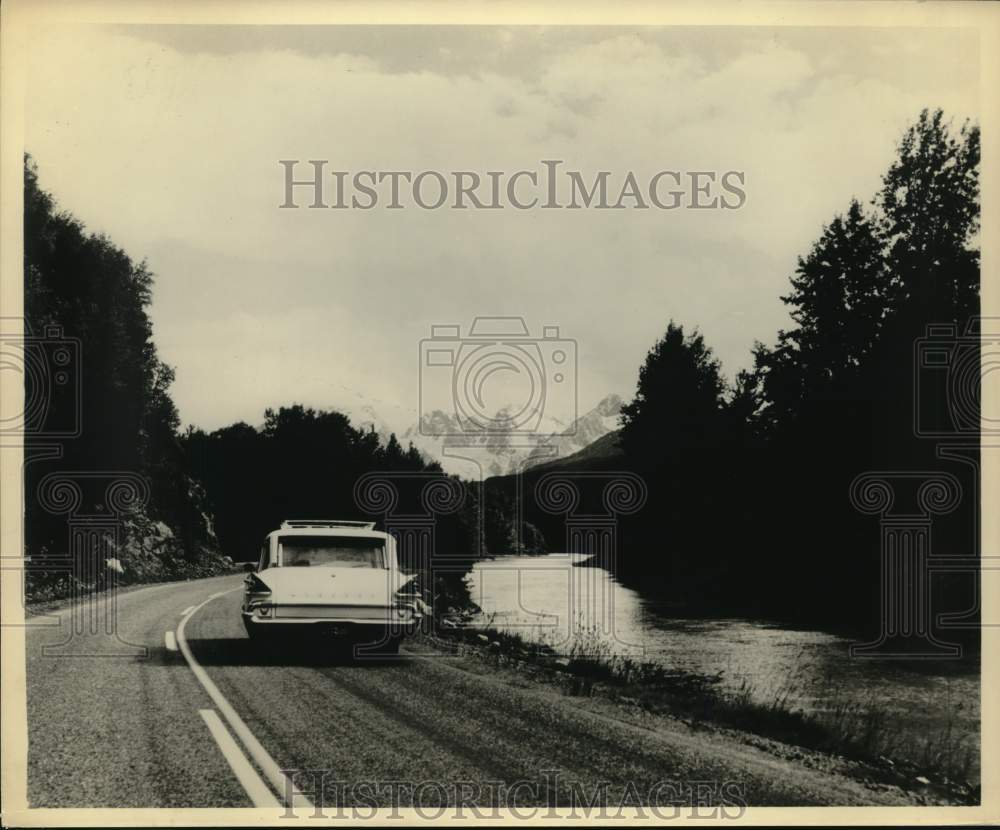Press Photo Alaska vistas along paved main roads. - sax16455- Historic Images