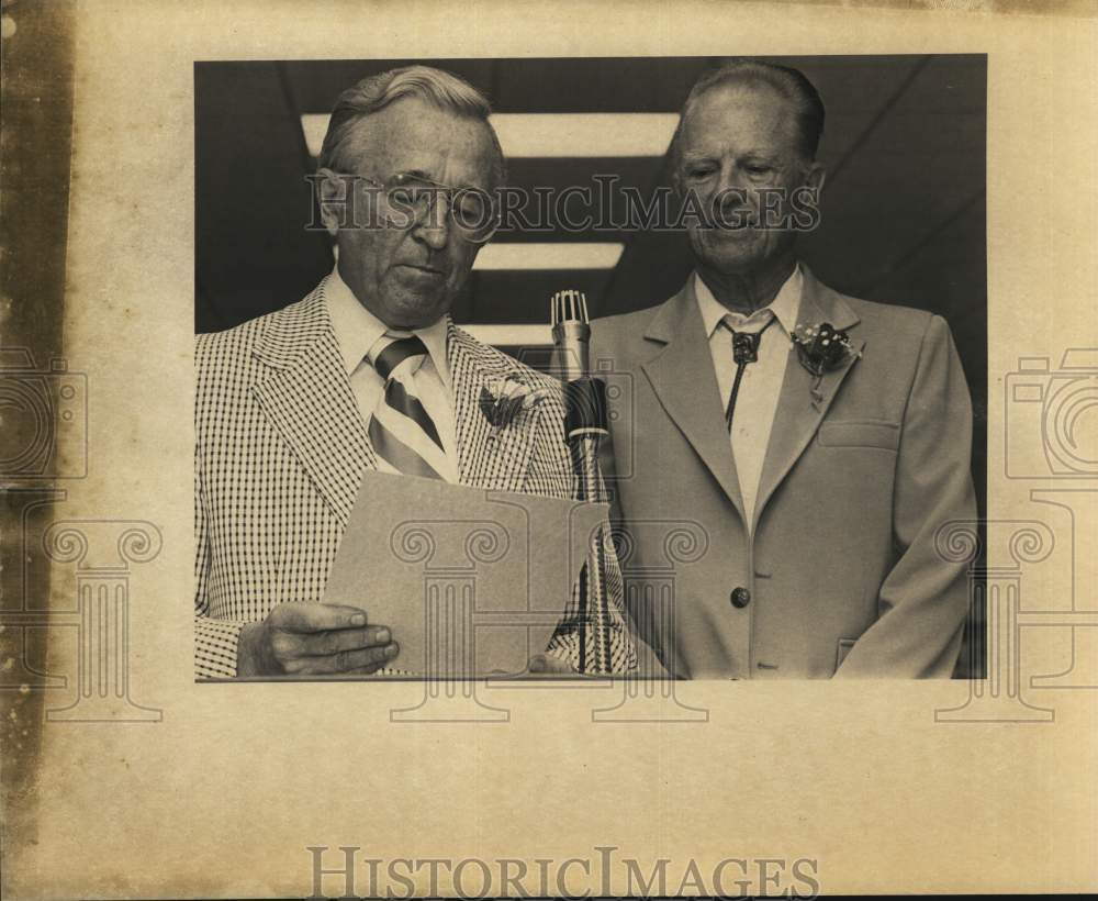1981 Press Photo Ford Johnston speaking at Leah Carter Johnston Library ceremony- Historic Images