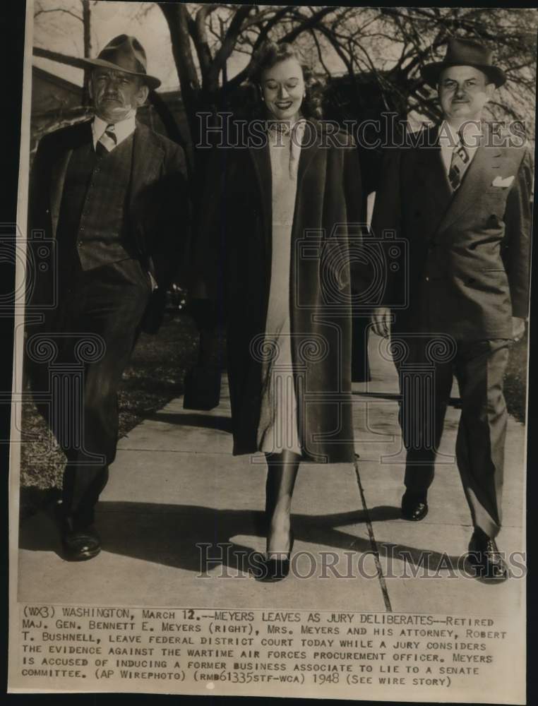 1948 Press Photo Bennett Meyers, his wife &amp; Robert Bushnell leave Federal Court- Historic Images