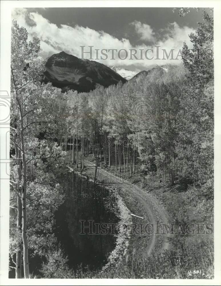 Press Photo A view of Skyline Lake and Sunshine Peak in Colorado - sax23098- Historic Images