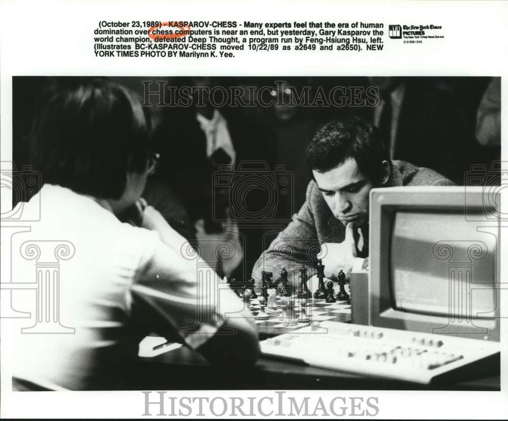 1989 Press Photo Gary Kasparov, world chess champion, defeats Deep Thought - Historic Images