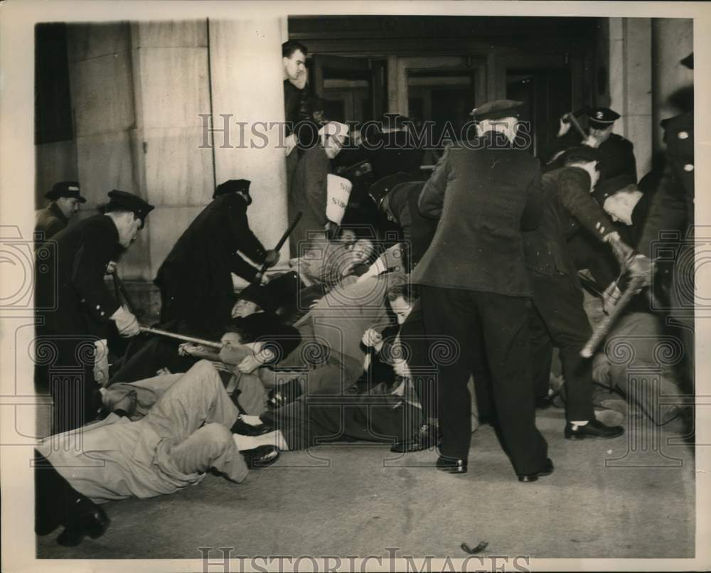 1948 Press Photo Police Officers and Stock Exchange Protesters on Wall Street- Historic Images