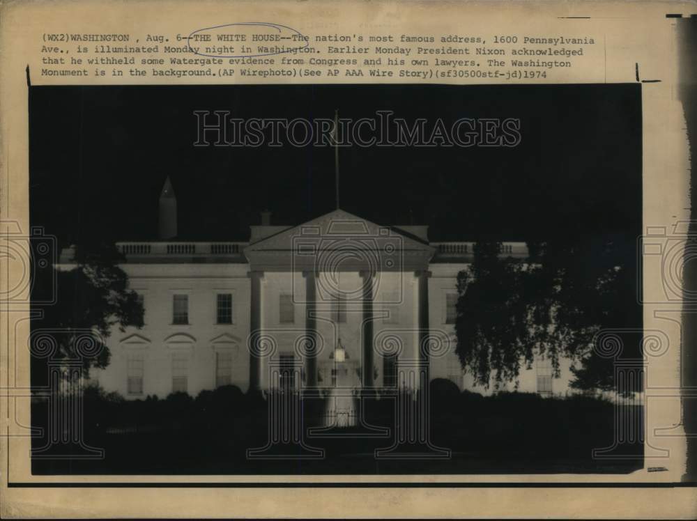 1974 Press Photo Exterior of White House illuminated in Washington, D.C.- Historic Images