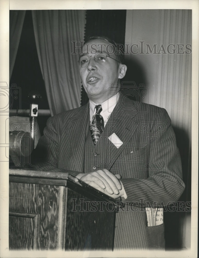 1943 Press Photo Palmer Hoyt, Publisher of the Morning Oregonian. - Historic Images