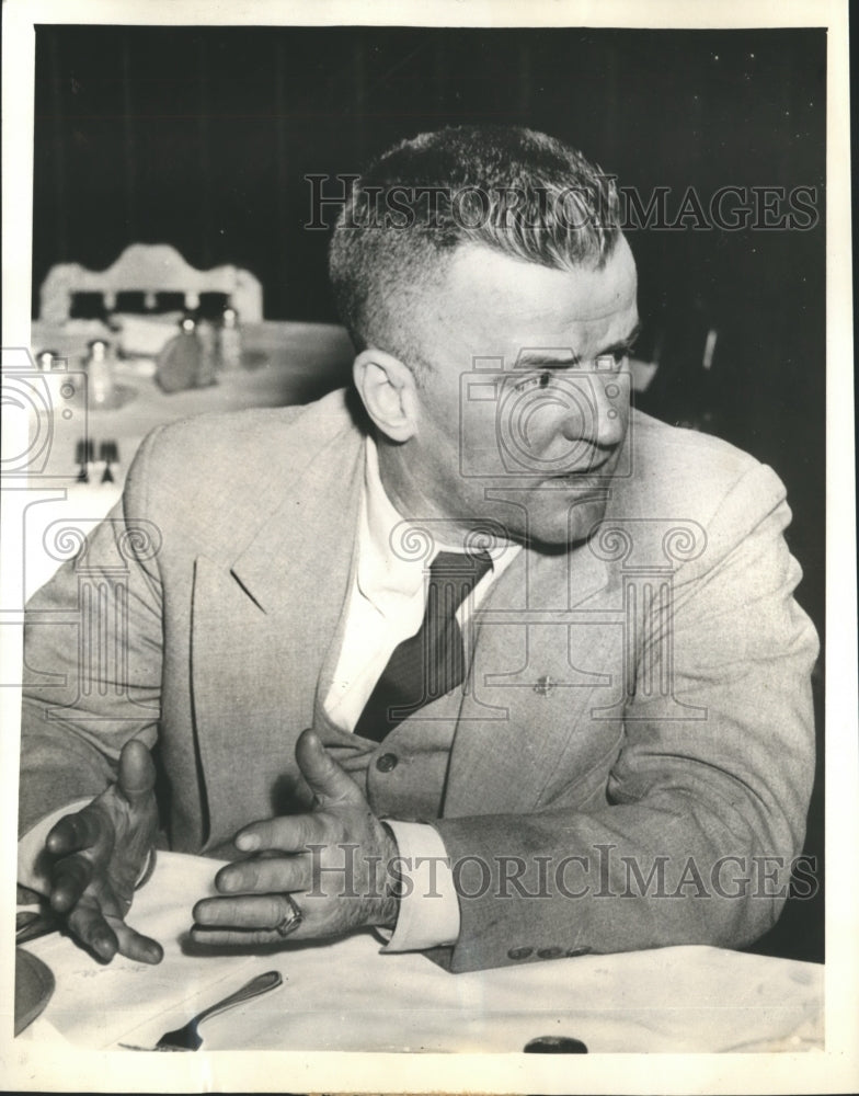 1938 Press Photo Lt Charles Bruce Swift Interviewed on Charges Made to Dies Comm-Historic Images