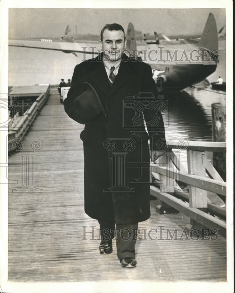 1940 Press Photo Milo M. Thompson Chief of London Bureau of Assoc. Press - Historic Images