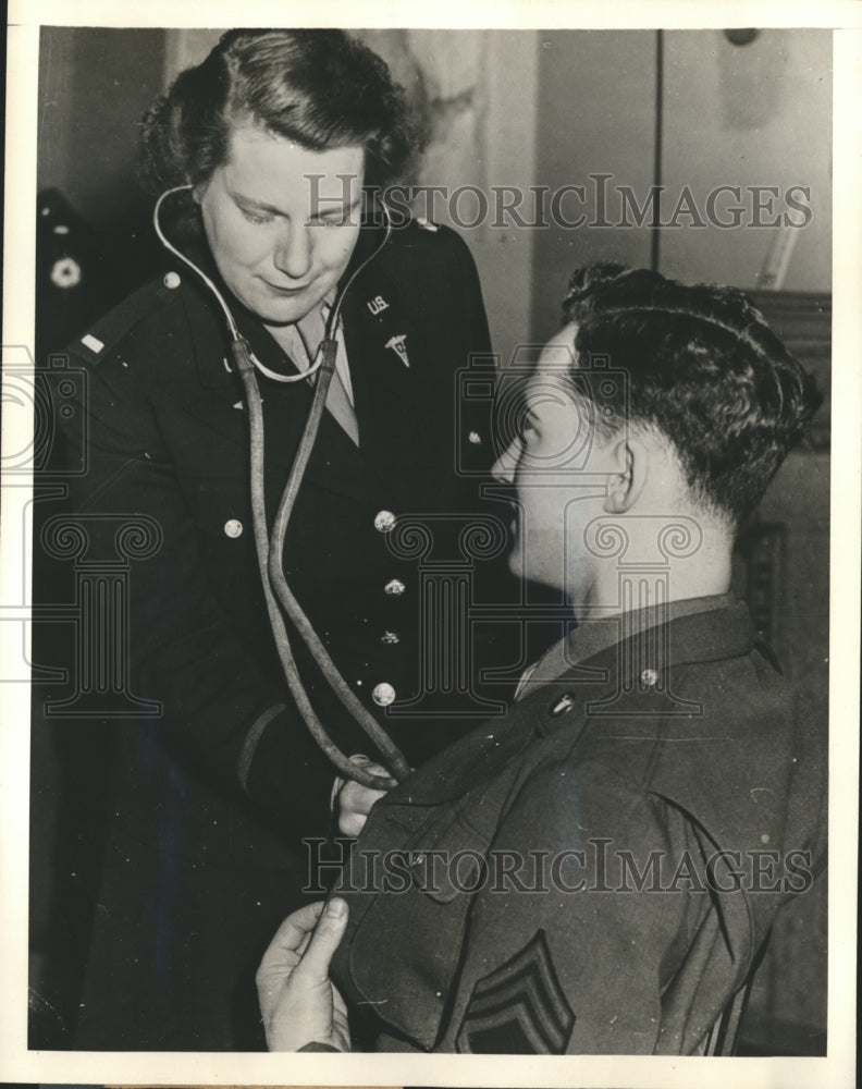 Press Photo Lt.Marion C. Loizeaux of U.S Army, Only Woman Medic in Europe - Historic Images