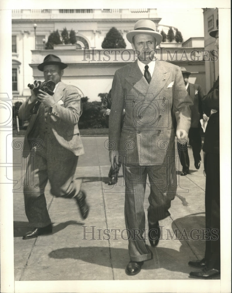 1940 Press Photo Dr. A. Loudon leaving the White House after Conference - Historic Images