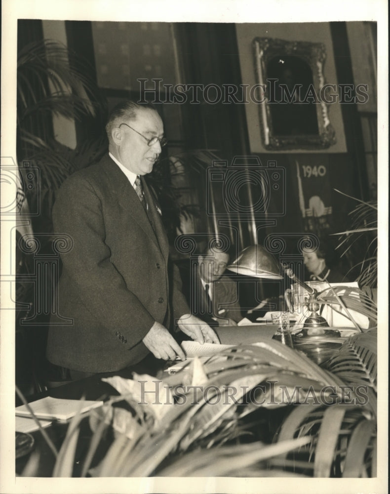 1940 Press Photo NYC Mayor Stanley Lewis of Ottawa Canada at conference - Historic Images