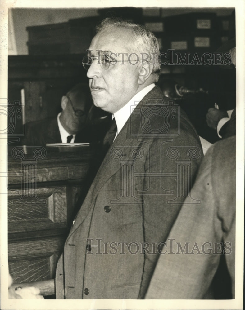 1941 Press Photo Salvatore Sabbatino Booked After Surrendering for Slaying - Historic Images
