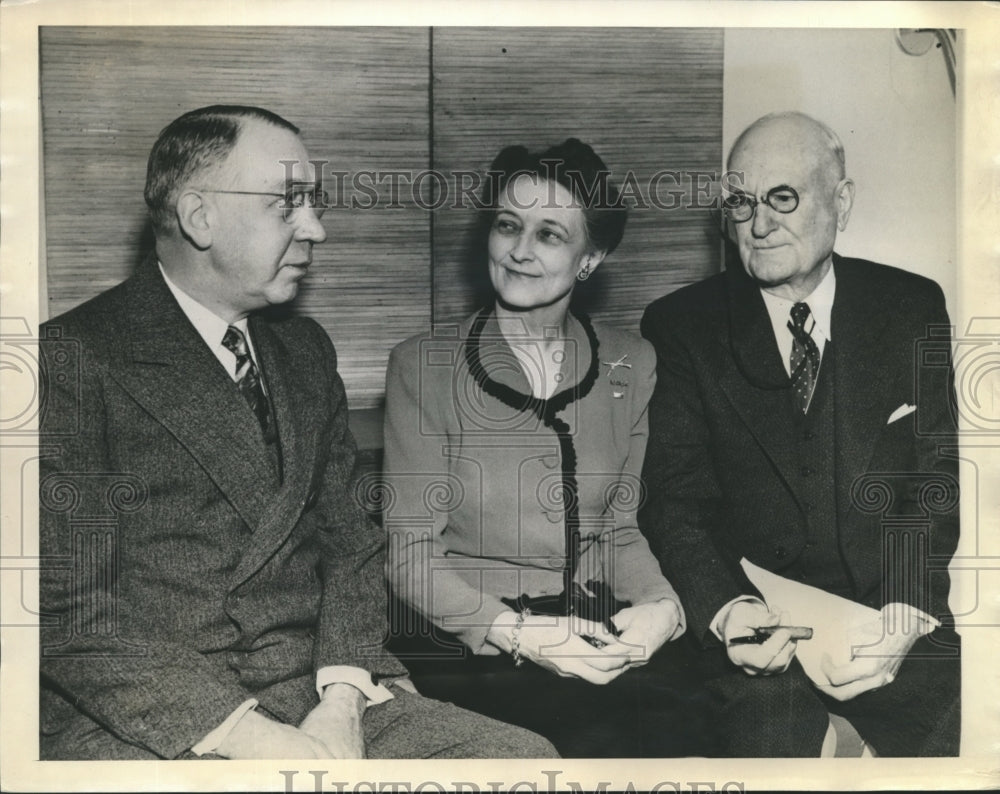 1943 Three Republican Committees gathered at Chicago Convention - Historic Images