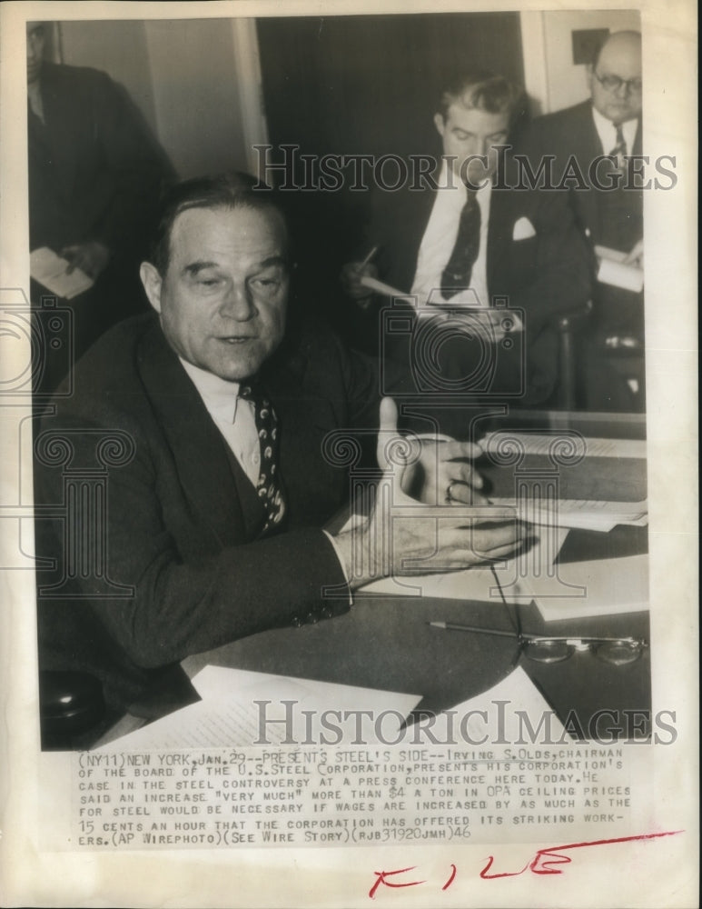 1946 Press Photo Irving S Olds chairman of US Steel Corp at press conference-Historic Images