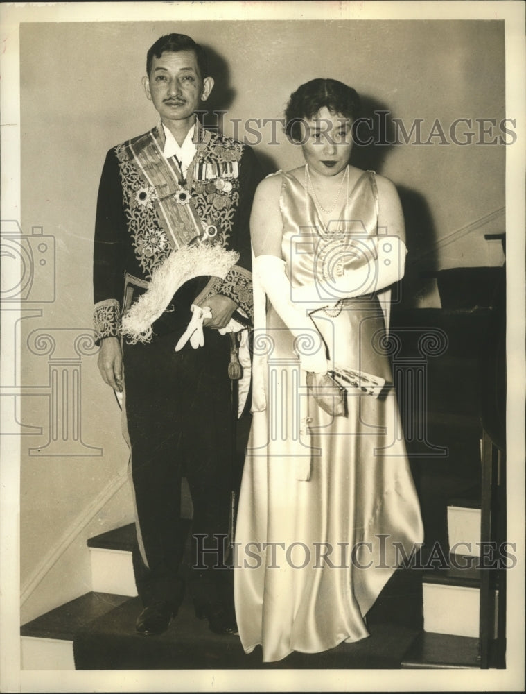 1937 Press Photo Ambassador Saito &amp; Madame Leave Embassy for State Reception - Historic Images