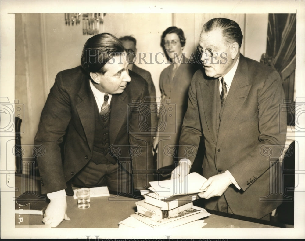 1939 Press Photo Thomas R. Amlie, &amp; Senator Warren R. Austin at Senate Hearing-Historic Images