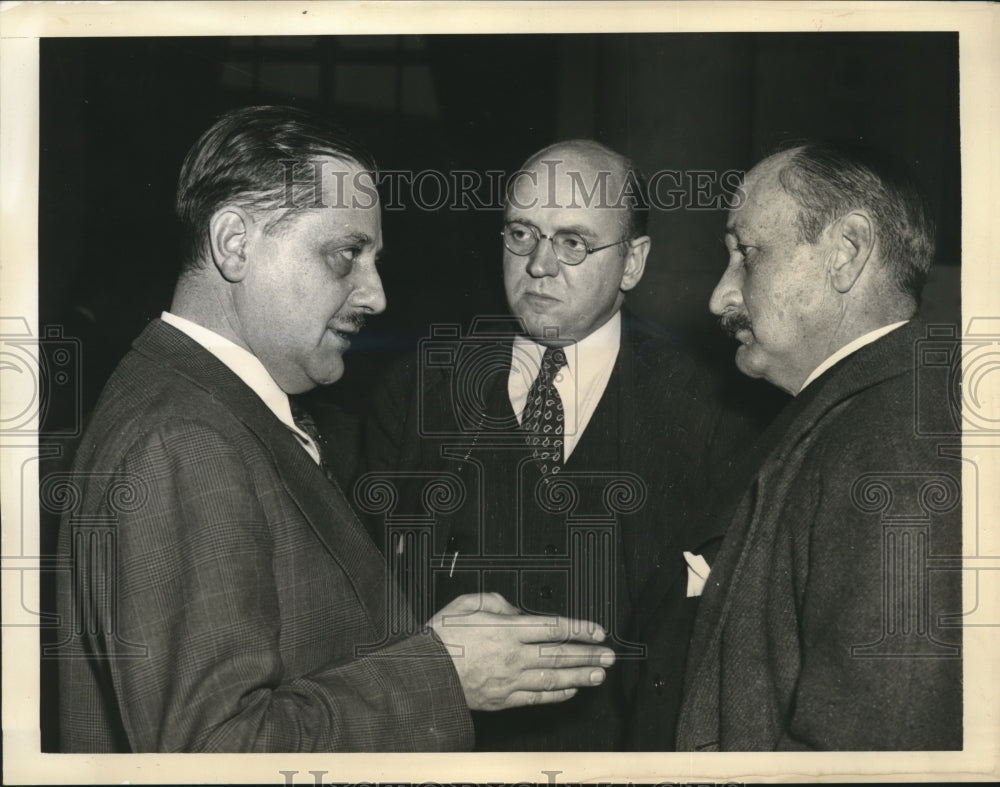 1938 Press Photo FG Smith With Attorney Edgar J Goodrick After Monoply Session - Historic Images