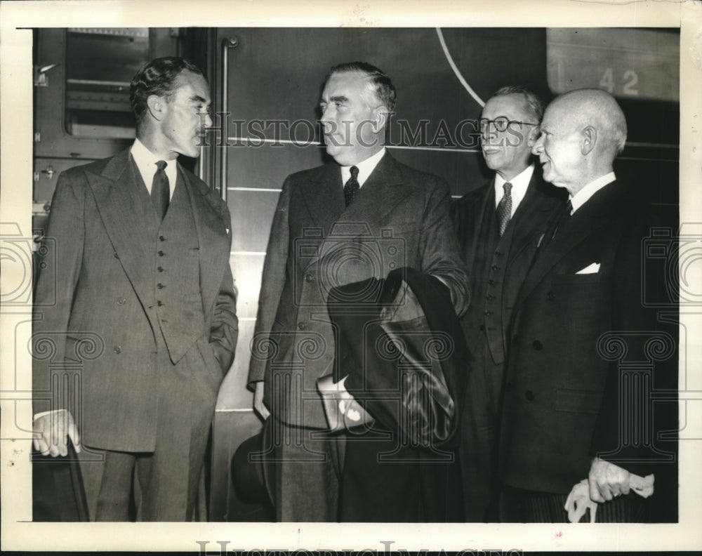 1941 Australian Prime Minister Menzies Arrives in Washington D.C. - Historic Images