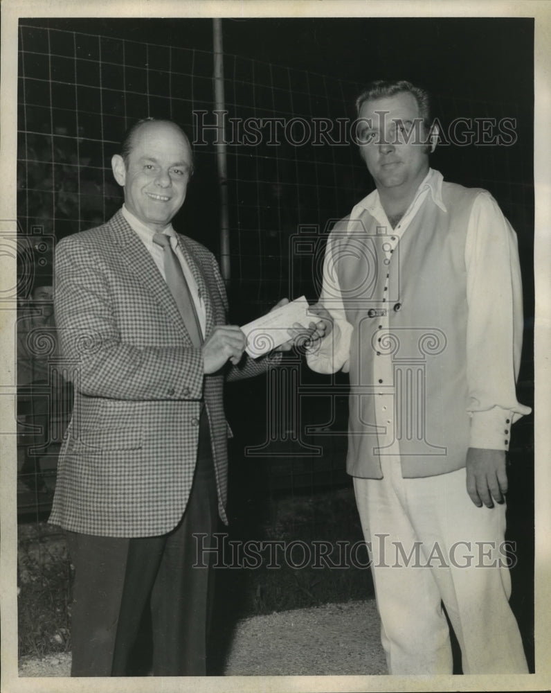 Press Photo Mr Charles Orsinger Accepts Check from Mr Ricci Ware - sba04619-Historic Images